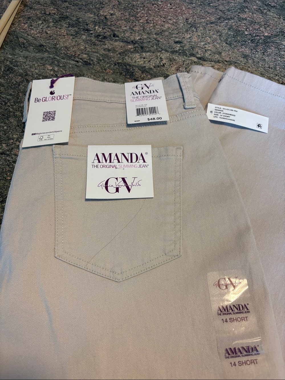 Gloria Vanderbilt Amanda Slimming Jeans in Light Beige